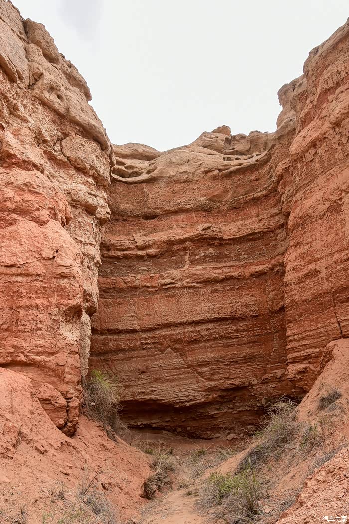五一游和静土石林
