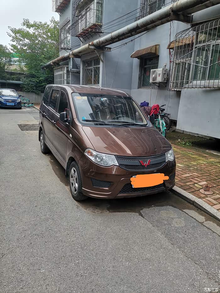 济南出个人一手五菱宏光s低配16年