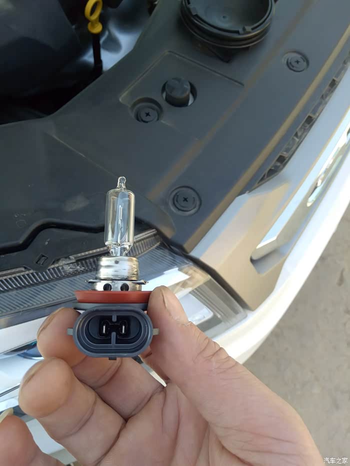 谁知道长安cs75大灯泡是什么型号的