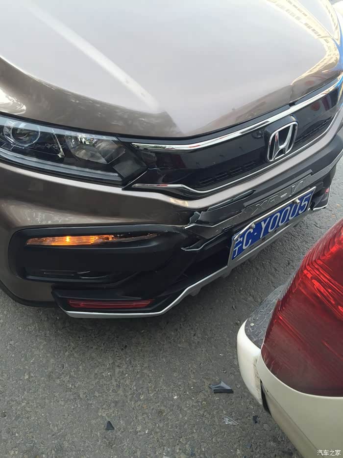 小小的一个追尾才发现xrv质量真的不敢恭维!