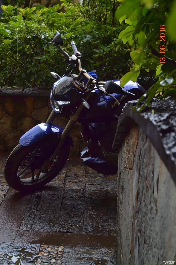 云南弥勒蓝幽灵来顶贴.妹子错,就拍差点!