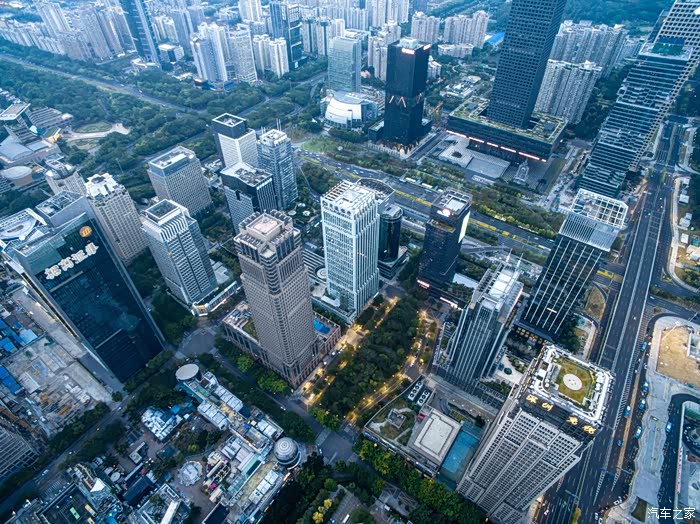登记前最后一次航拍深圳市区俯瞰高楼