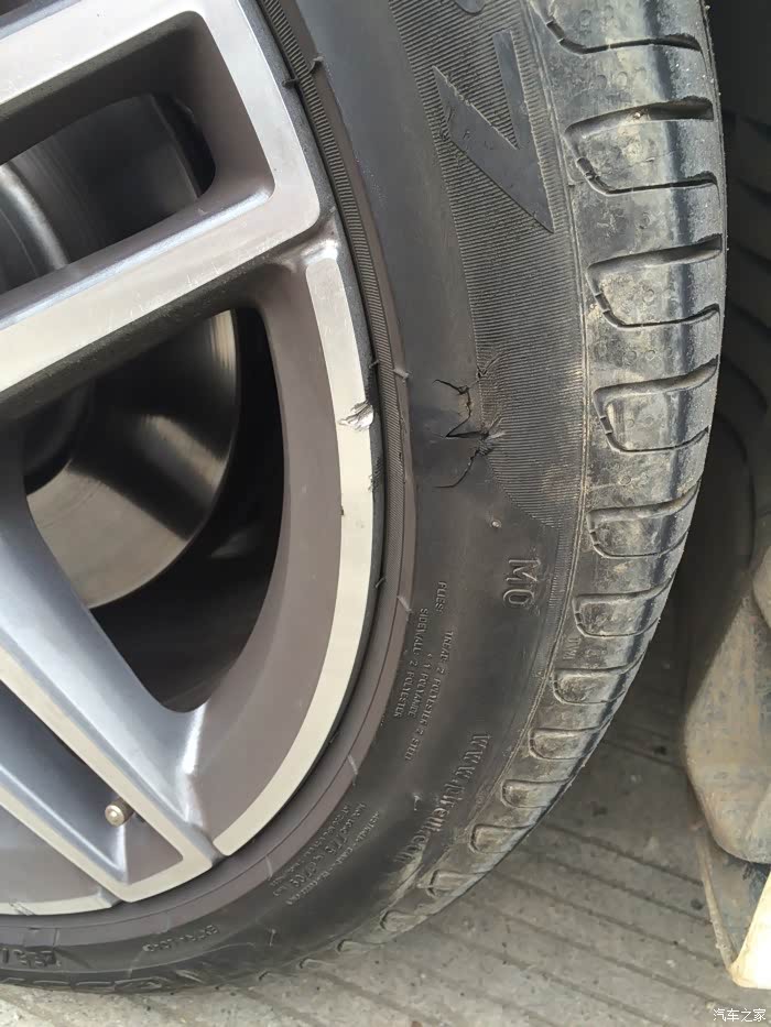 如图胎壁破了问题严重吗各位