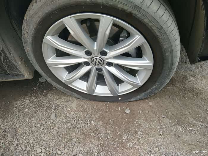 轮胎没气胎压一点反应没有