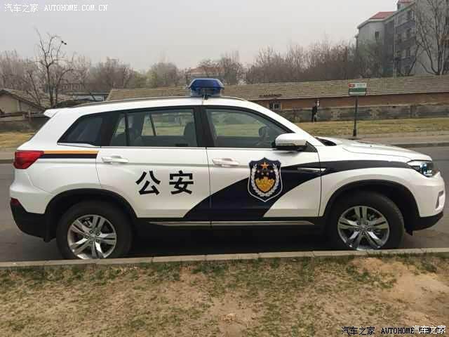 cs75的警车比以前的棒子警车好看多了亲切多了