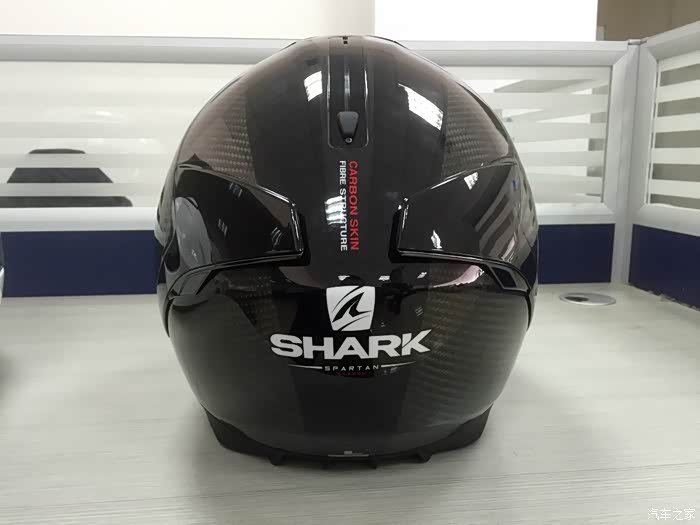 Shark Spatan对比Shoei GT_Air两个双镜片盔对比