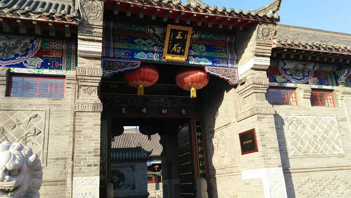 驾80 直奔吉林 参观满族王府三合院