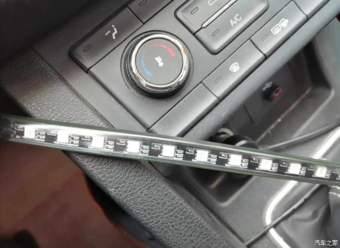 奔腾x40车主 关注 72 点赞  1 1 收藏 奔腾x40加装车内氛围灯,自己
