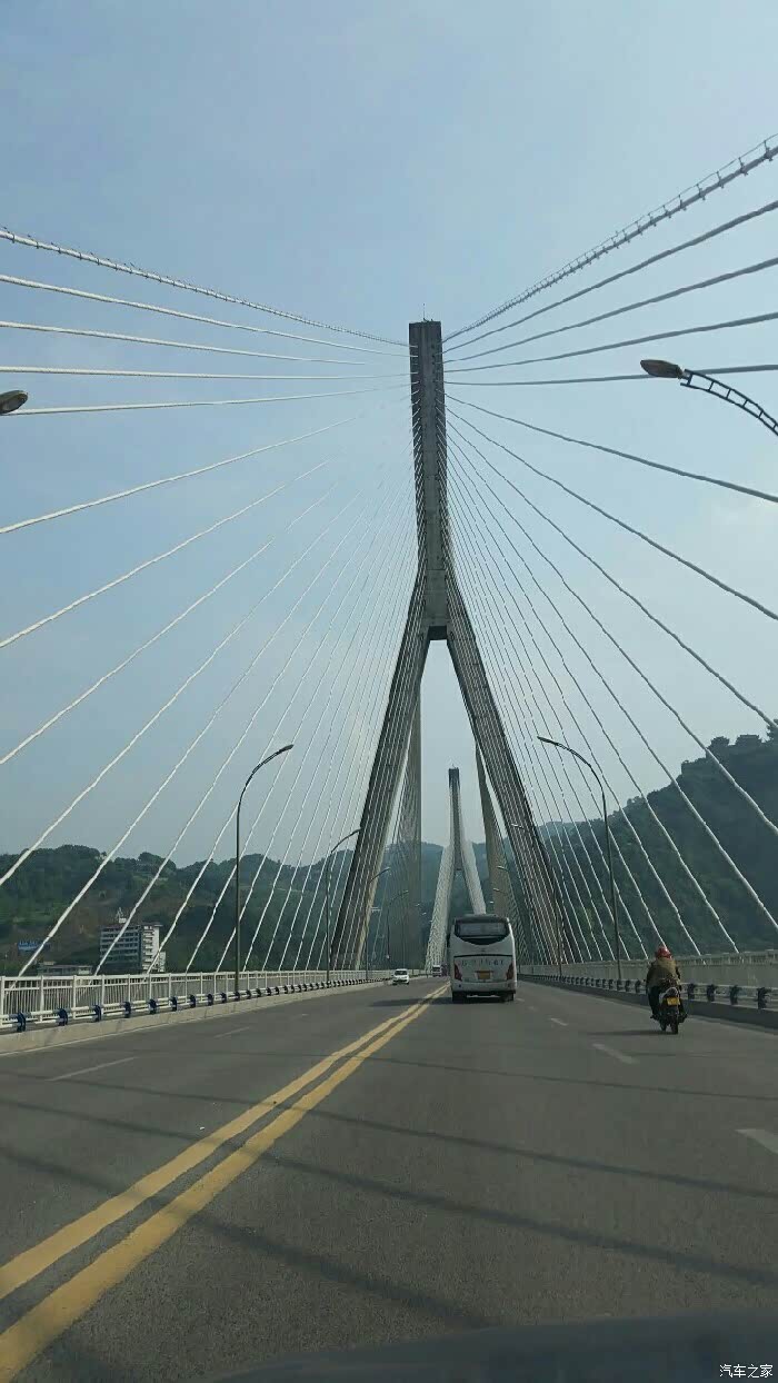 牙医老陈武隆行之百里乌江画廊