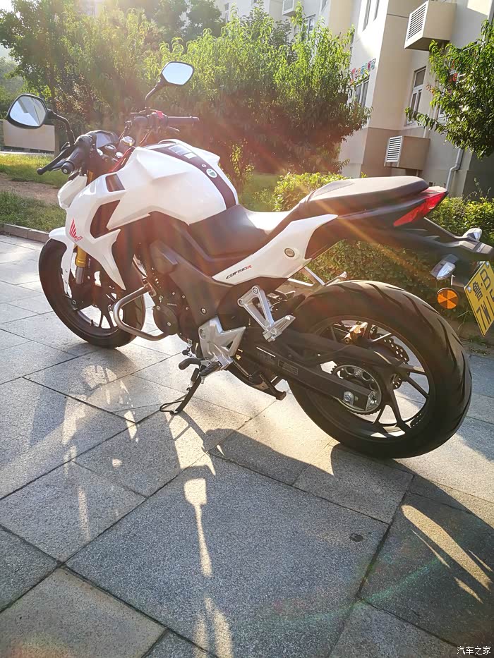 白色本田cb190r700km青岛