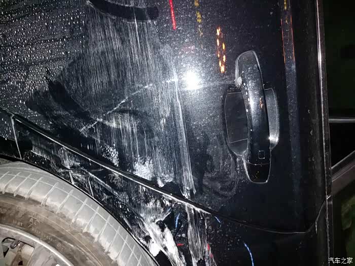 98 | 回复: 0 奥迪a6l论坛 a6被追尾后不久的又一交通事故,马上想去修