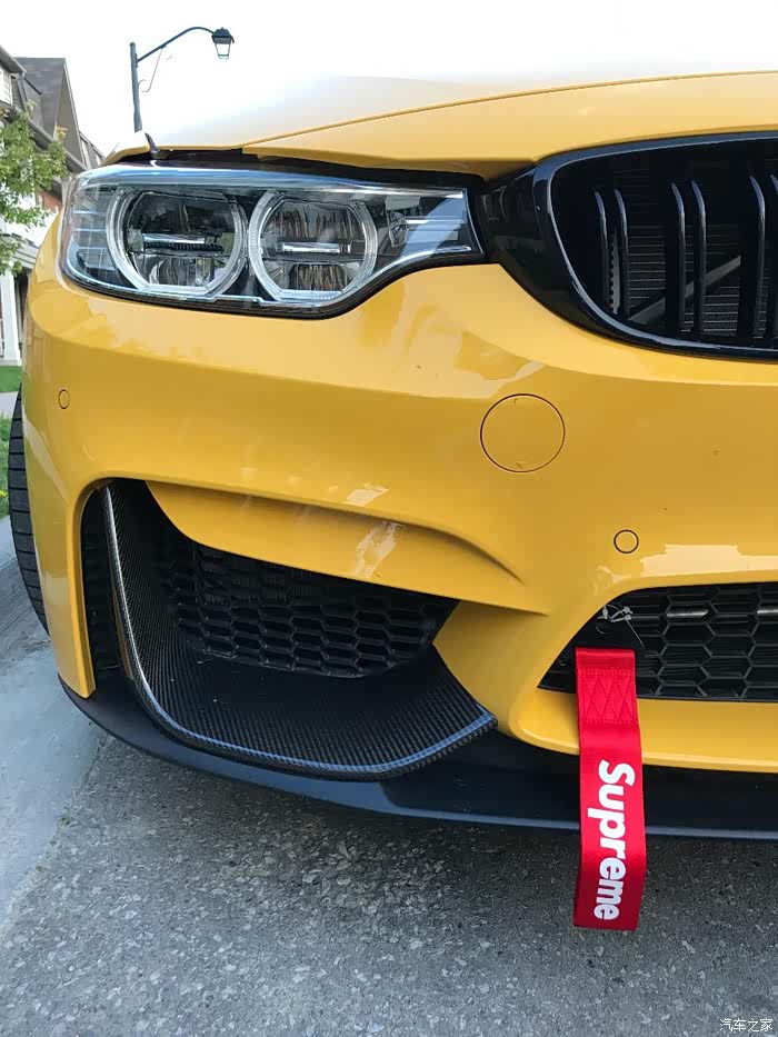 天猫买的supreme拖车绳,大白天车停家门口,被两个白人年轻人偷了,有些