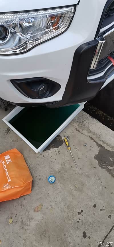 这是之前换防冻液拍的.地沟是媳妇堂哥修理厂的.