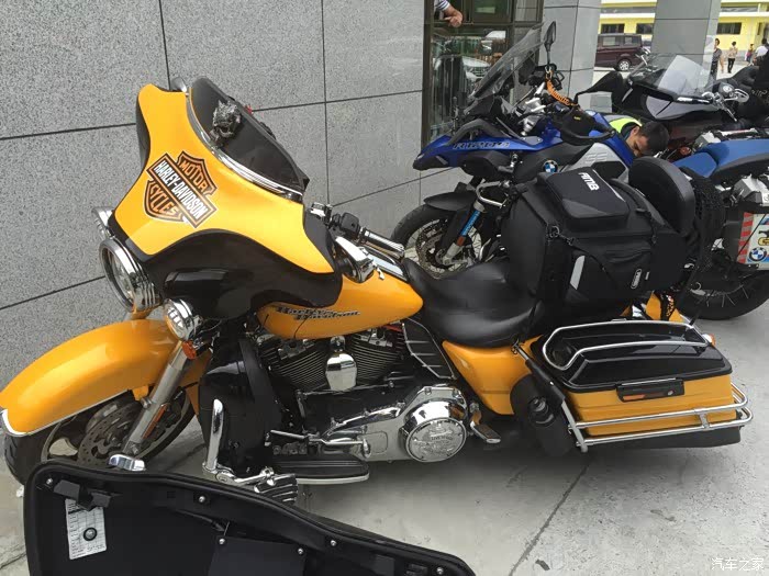 路遇重庆哈利车队