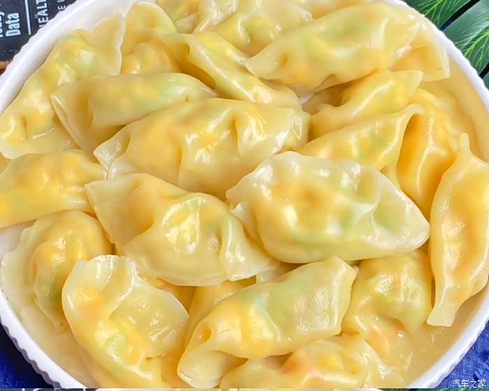 西葫芦鸡蛋馅儿水饺