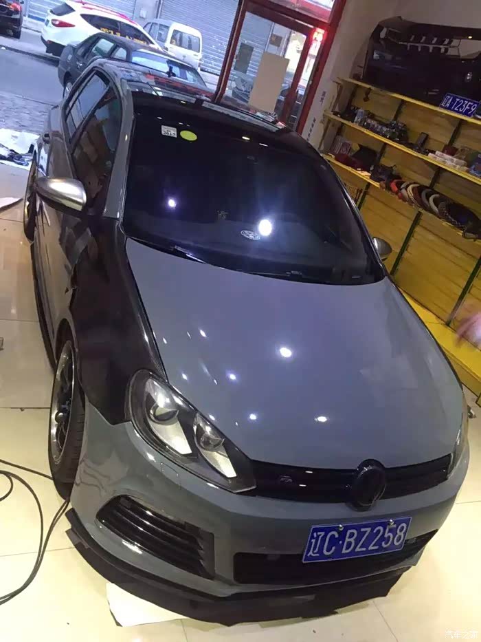 【图】贴个水泥灰 感觉还不错_高尔夫r论坛_汽车之家论坛