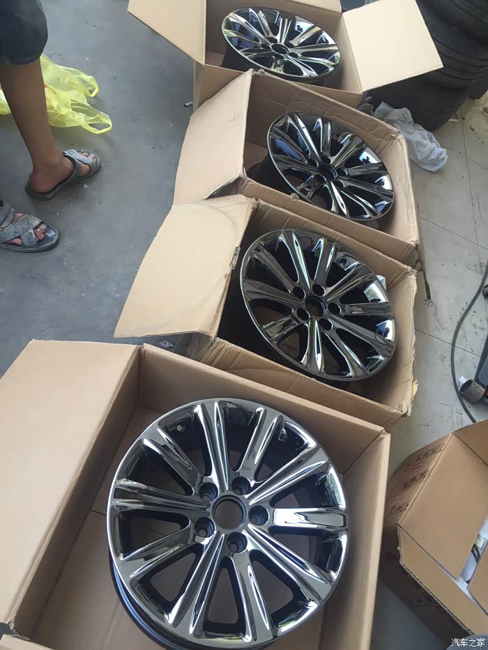 换了18寸了出四个原厂17寸钨钢黑电镀轮毂效果看图