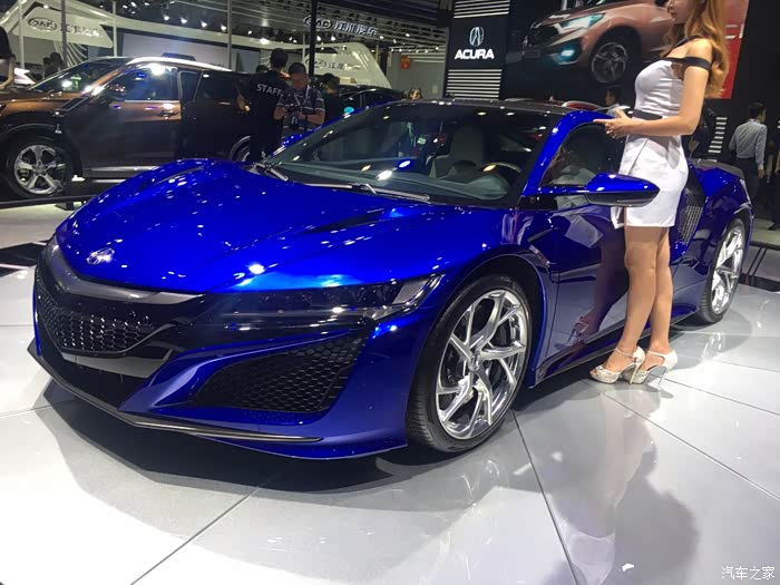 东瀛战神的新款,讴歌nsx,这个车相信大家都应该很熟悉了.