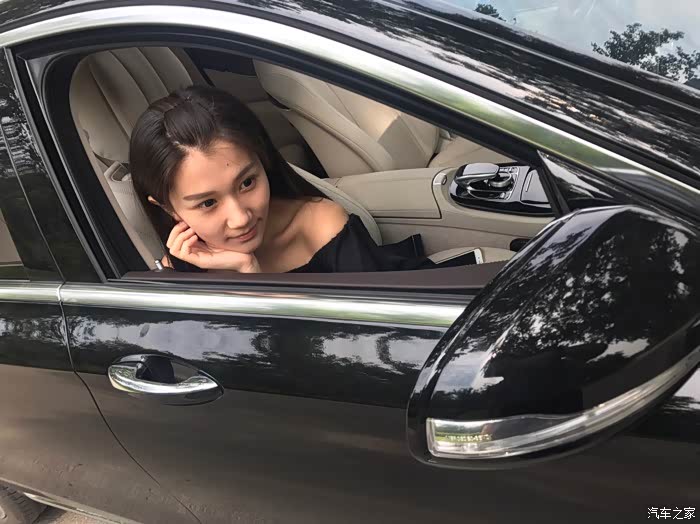 媳妇当车模,素颜附生活照,车和人选哪个?