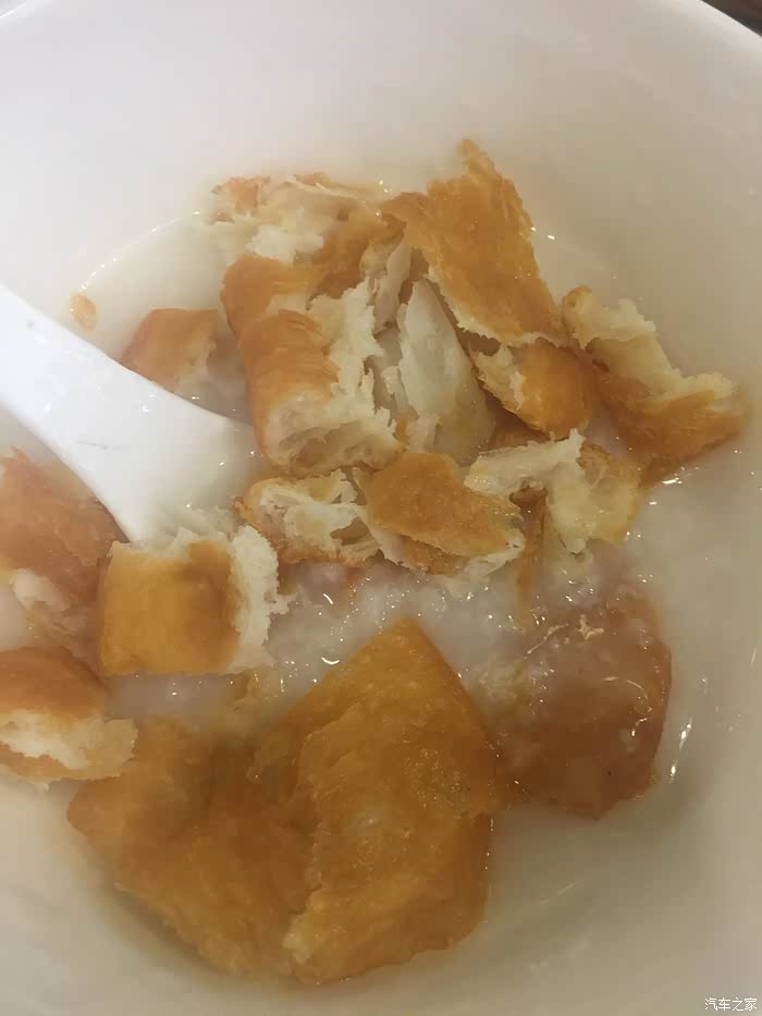 油炸鬼白粥老广的传统食法