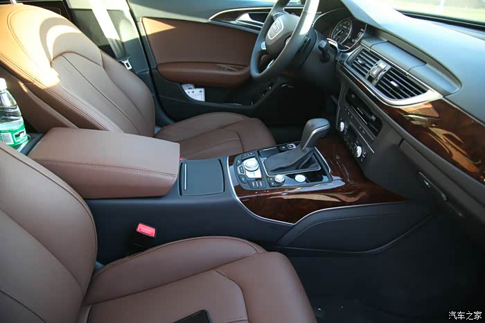 国产奥迪a6l e-tron 小试乘试驾体验(内饰篇)