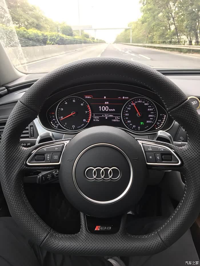 升级rs6方向盘,手感一级棒!