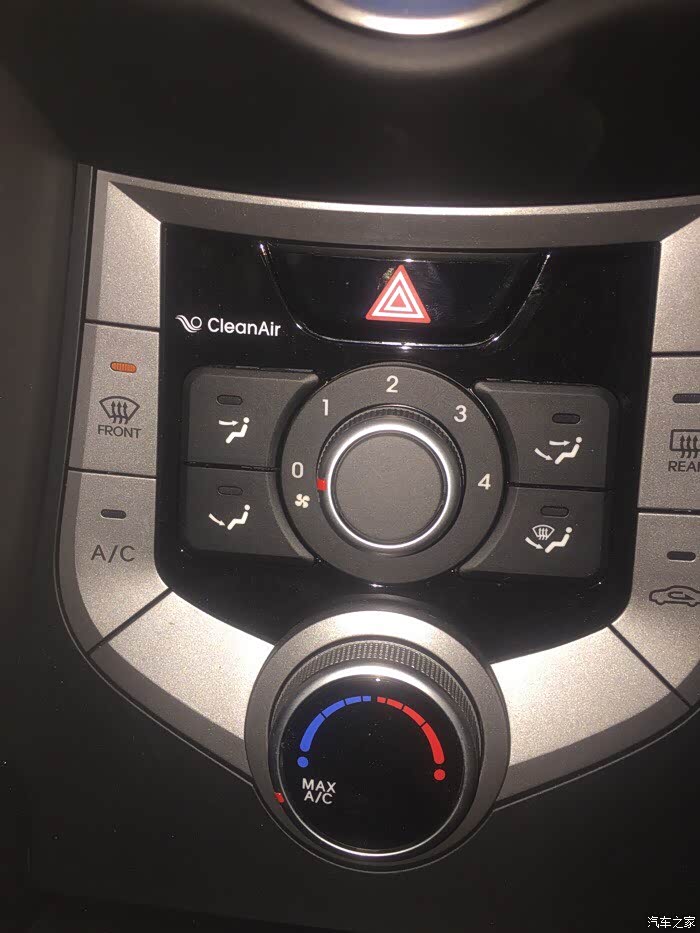 朗动前除雾开关灯一直亮着