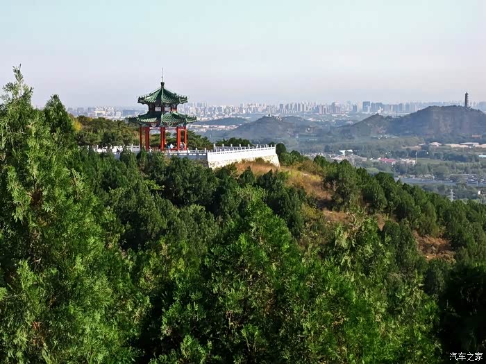 自驾我的爱车游玩西山森林公园