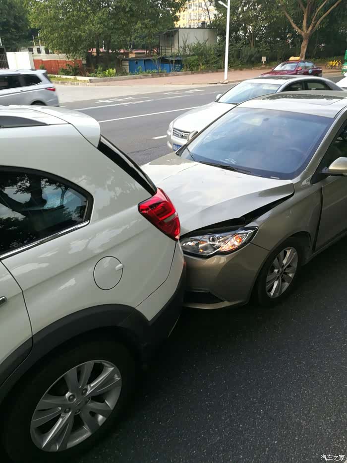 【图】估下,还能卖多少钱_荣威360论坛_汽车之家论坛