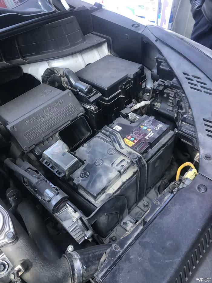 爱车途胜换新瓦尔塔agm蓄电池大灯明显变亮!