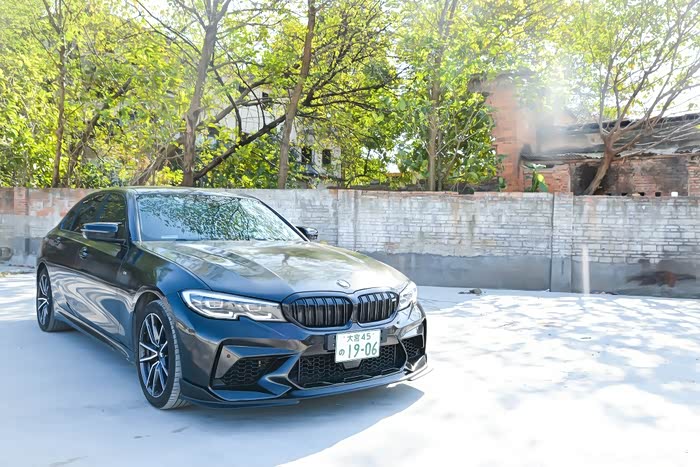 宝马3系m3c雷霆版前杠总成上车完毕