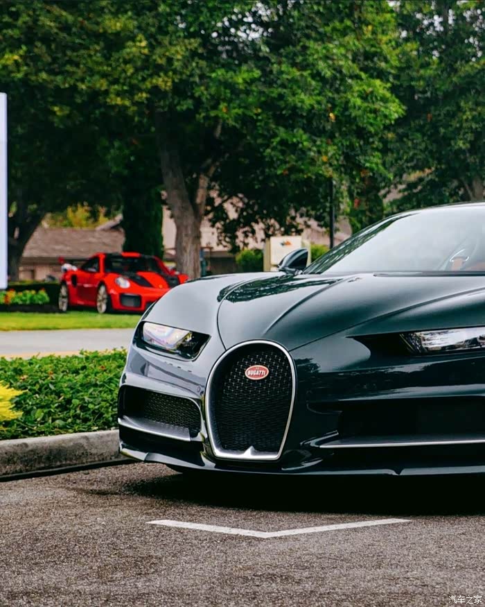 布加迪的帅气轿跑真不错.