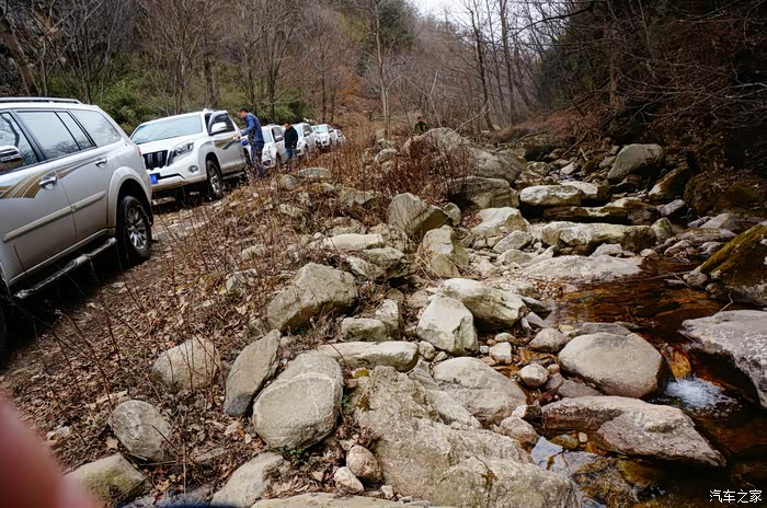 普拉多翻越秦岭山的牛圈沟