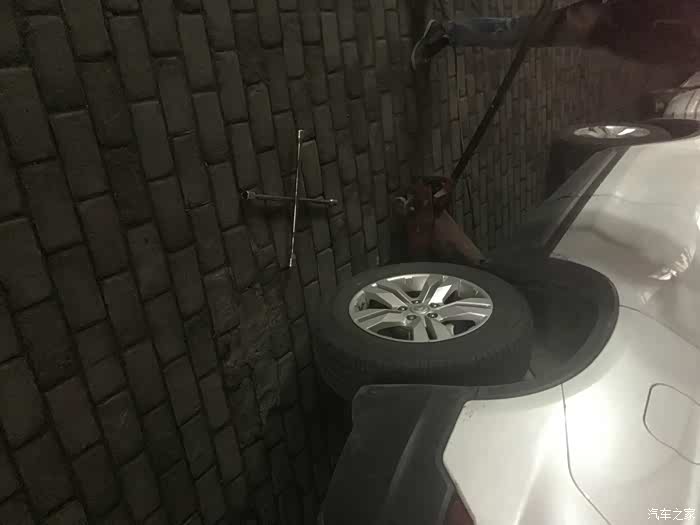 [上海cs75官方车友会] 905 原 爱车75不幸车胎中招-补胎