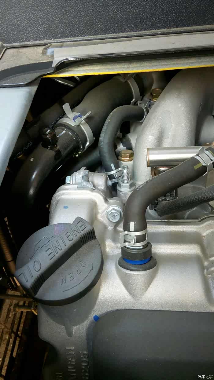 发动机螺丝上油冒出了点,来看看,刚买2个星期,谁知道怎么修,_长安星卡