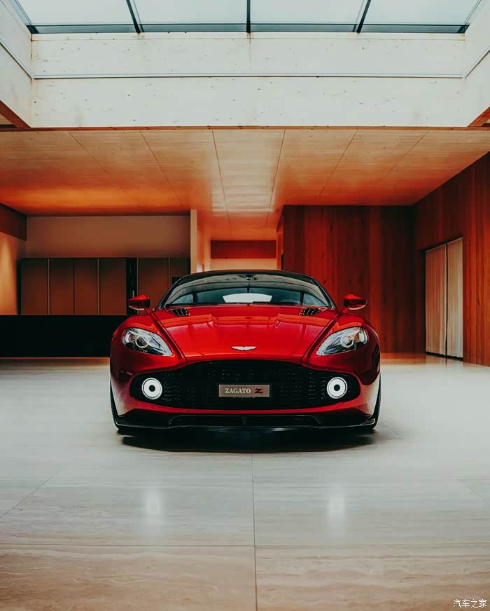 红色的阿斯顿马丁就是魅力十足那车标都是那么多炫酷真心喜欢