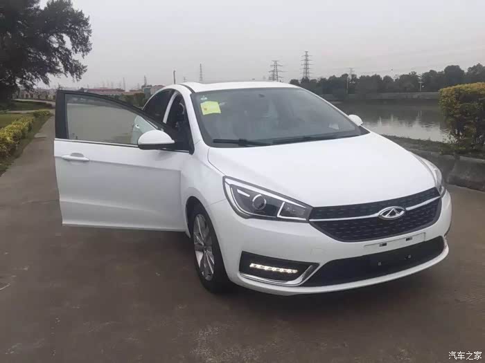 佛山实拍白色艾瑞泽5