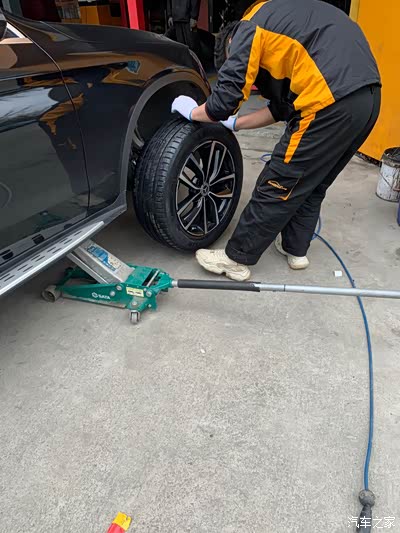奔驰glc防爆胎换成了普通胎