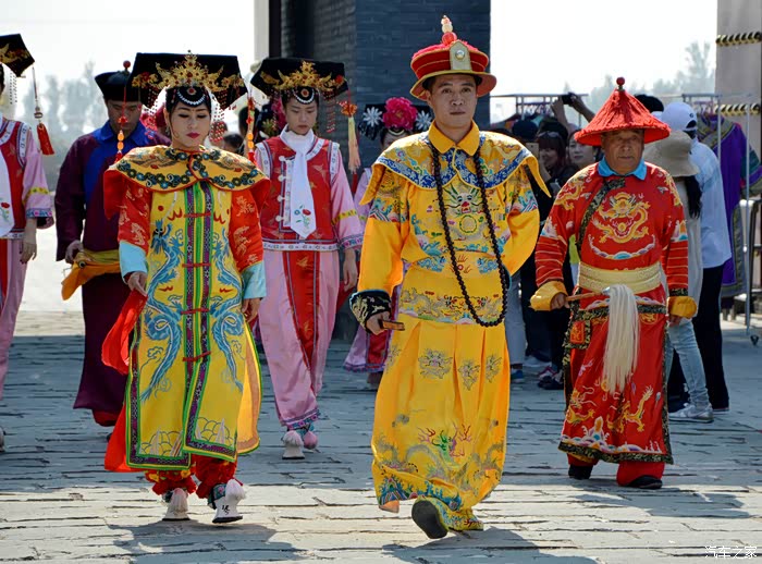 盛京驿站一特色表演皇帝巡游