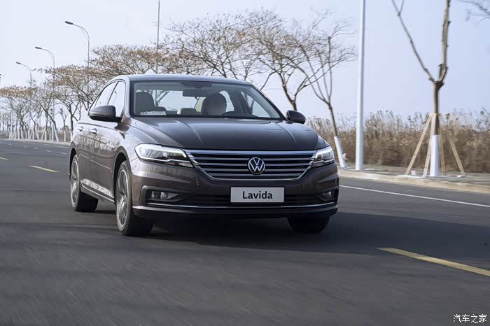 次元车番传递爱和温暖上汽大众朗逸lavida见证邮差少女成长