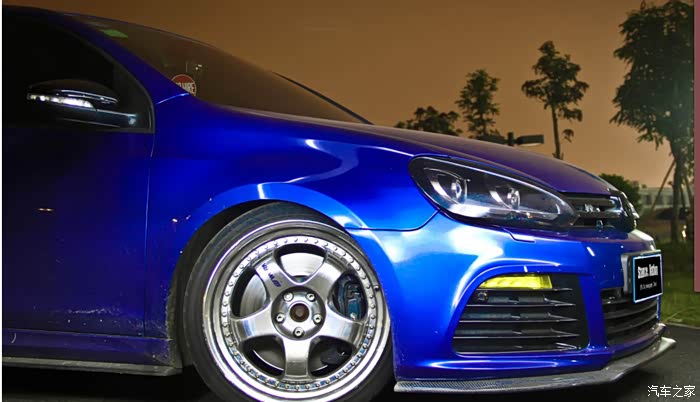 原车白色,不想整车喷漆改色,有没有跟比斯开蓝样