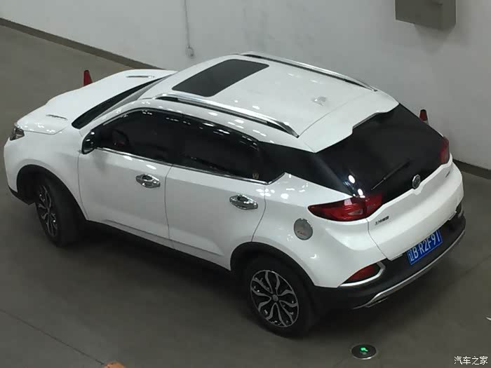 不一样的悬浮车顶