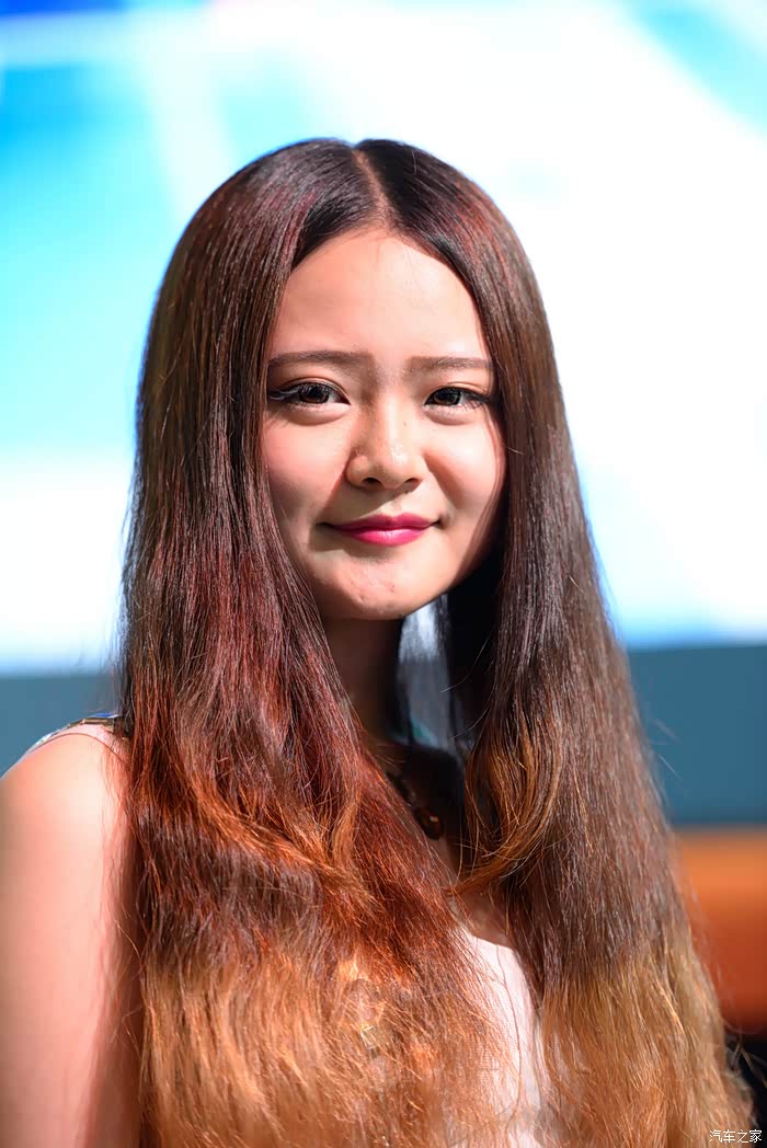 西北9月兰州国际车展的美女模特们