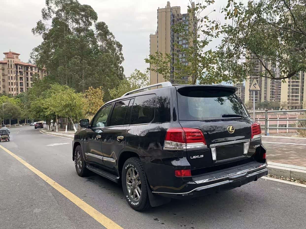 15款雷克萨斯lx570灵活的操控性充满肌肉感