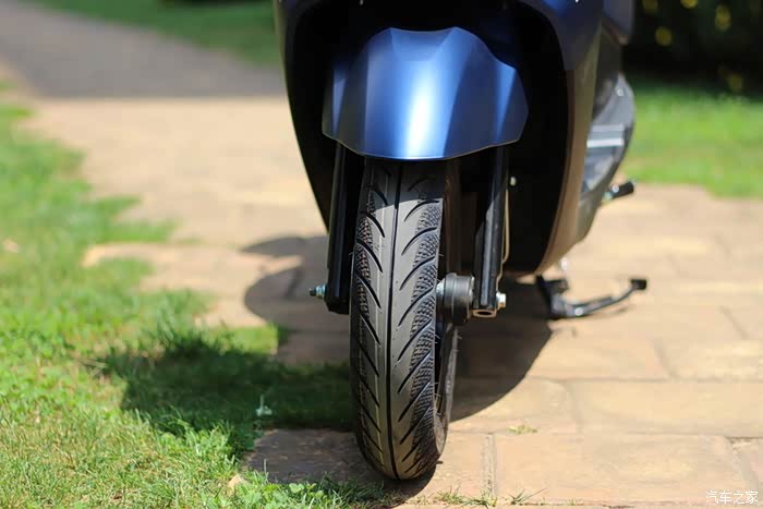 新提巧格i更换玛吉斯钻石将军半热熔轮胎