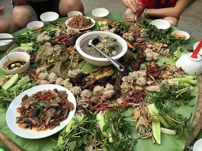 布朗族餐,我没法吃[冷 汗]