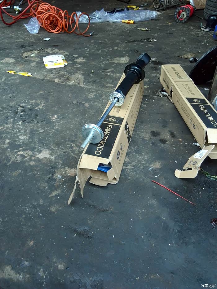 更换东机工花冠减震srr弹簧后