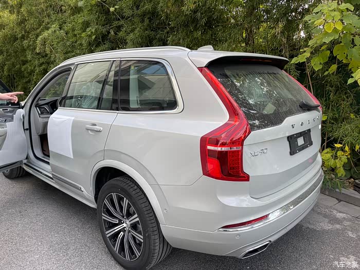 1408 | 回复: 6 沃尔沃xc90论坛 请问xc90的白桦银金属漆颜色好看吗?