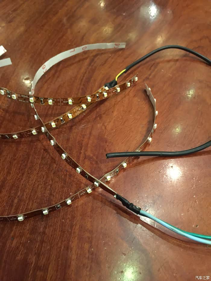 原材料,灯带,在朋友哪里拿的,自己焊接,因为一个人没有拍照