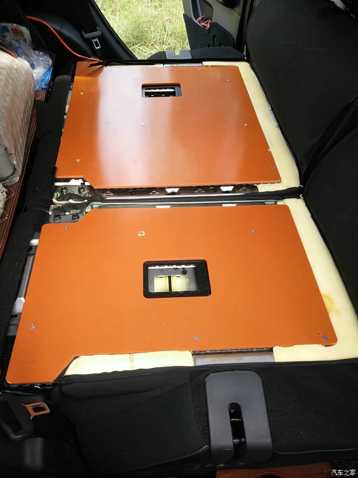 后背板安装很容易